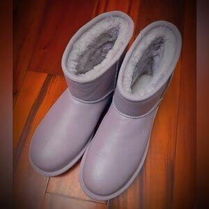 UGG boots - very light purple